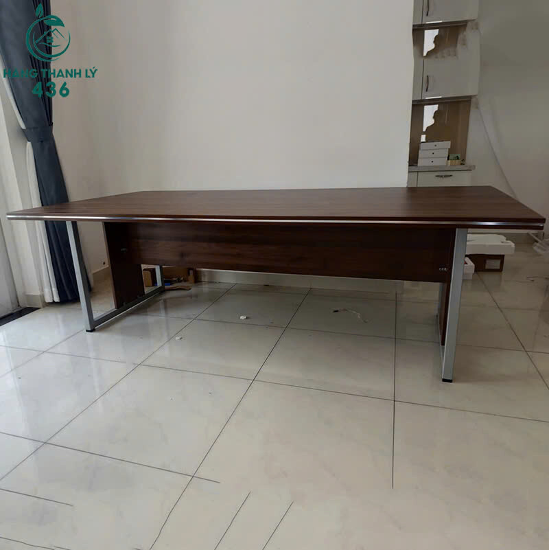 Bàn Họp Cũ 1M2x2M4x75CM Văn Phòng Gỗ Màu Óc Chó ban-hop-cu-1m2x2m4x75cm-van-phong-go-mau-oc-cho-5 Bàn Họp Cũ 1M2x2M4x75CM Văn Phòng Gỗ Màu Óc Chó