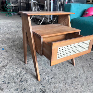 ban-ke-go-cu-nho-co-ngan-keo-da-nang