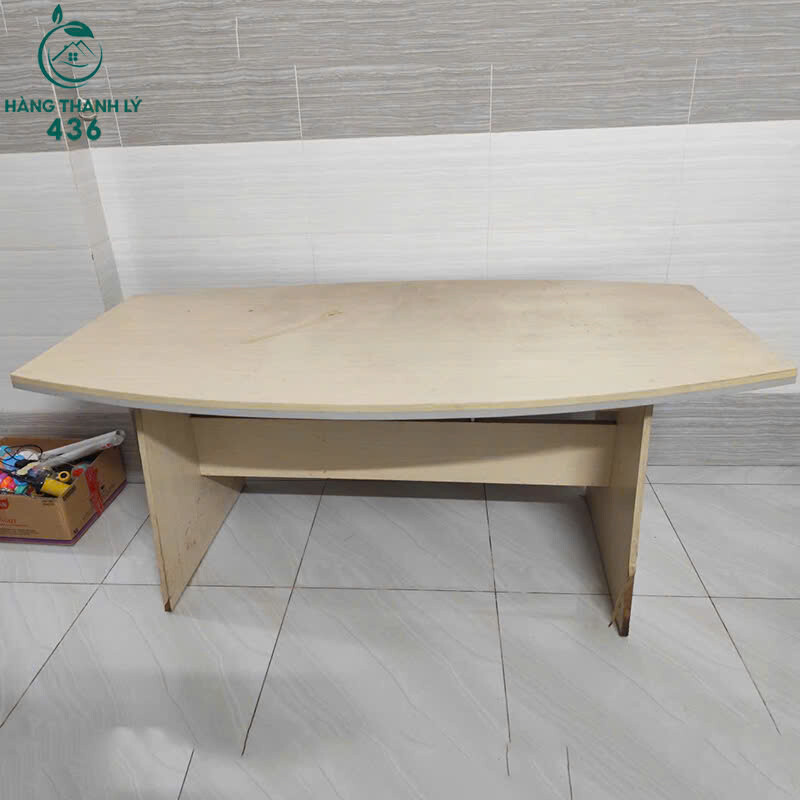 Bàn Họp Làm Việc Gỗ Cũ 1M8×1Mx75CM Mặt Cong Rộng Rãi ban-lam-viec-go-cu-mat-cong-rong-rai-3 Bàn Họp Làm Việc Gỗ Cũ 1M8×1Mx75CM Mặt Cong Rộng Rãi