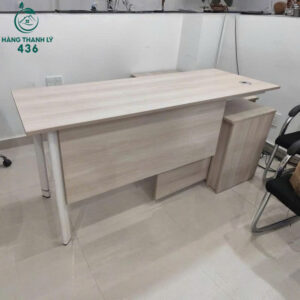 ban-lam-viec-go-sang-mau-kem-hoc-tu-tien-dung