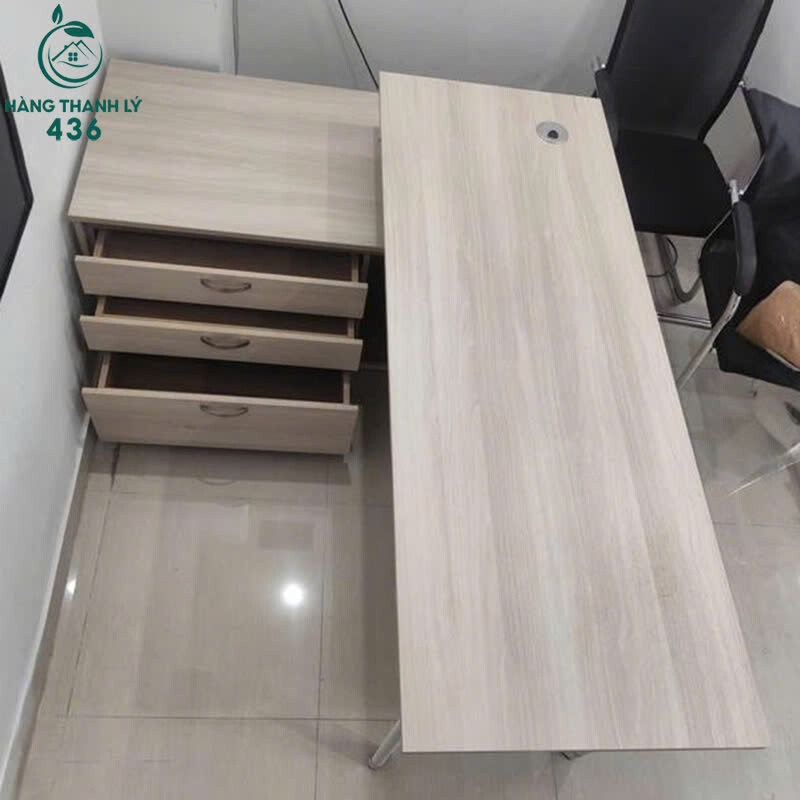 Bàn Làm Việc Cũ 1M2x50CM Gỗ Sáng Màu Tiện Dụng ban-lam-viec-go-sang-mau-kem-hoc-tu-tien-dung-3 Bàn Làm Việc Cũ 1M2x50CM Gỗ Sáng Màu Tiện Dụng