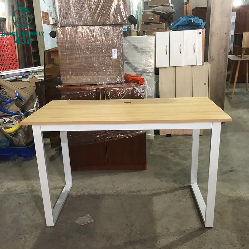 Bàn Làm Việc Cũ 1M2x60CM Mặt Gỗ Chân Sắt Trắng Đơn Giản ban-lam-viec-mat-go-chan-sat-trang-don-gian-2 Bàn Làm Việc Cũ 1M2x60CM Mặt Gỗ Chân Sắt Trắng Đơn Giản