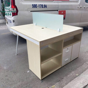 ban-lam-viec-van-phong-cu-1m2x1m2x75cm-co-vach-ngan