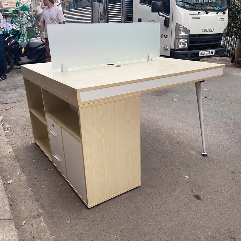 Bàn Làm Việc Văn Phòng Cũ 1M2x1M2x75CM Có Vách Ngăn ban-lam-viec-van-phong-cu-1m2x1m2x75cm-co-vach-ngan-4 Bàn Làm Việc Văn Phòng Cũ 1M2x1M2x75CM Có Vách Ngăn