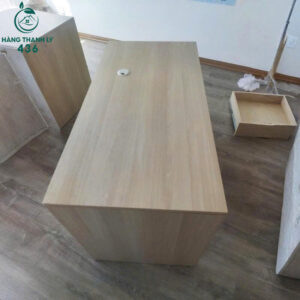 ban-lam-viec-van-phong-cu-go-cong-nghiep