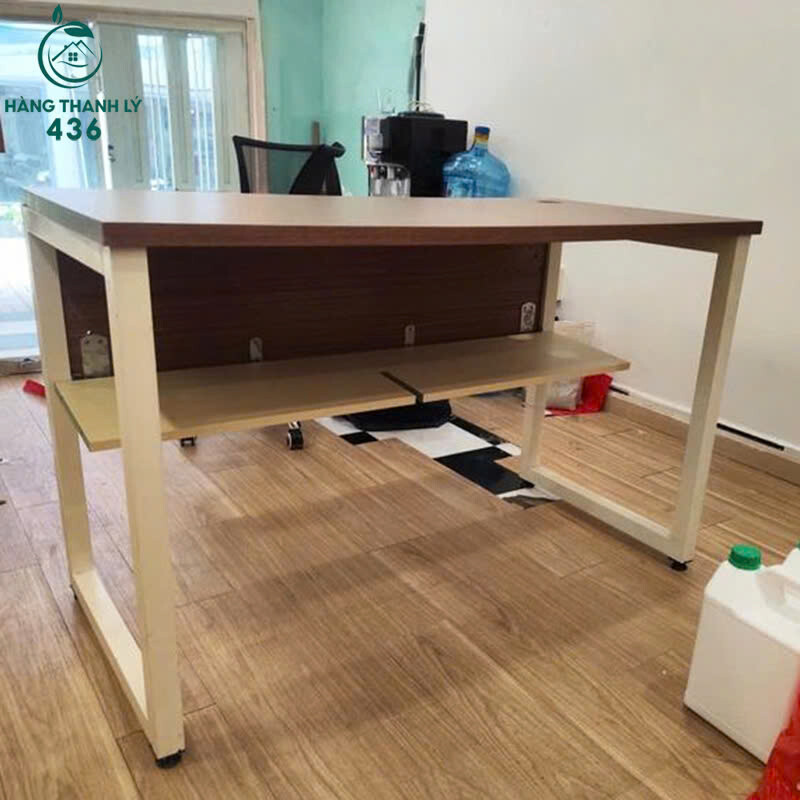 Bàn Văn Phòng Gỗ Cũ 1M2x60CMx75CM Mặt Vân Nâu Hiện Đại ban-van-phong-go-cu-1m2x60cmx75cm-mat-van-nau-hien-dai-1 Bàn Văn Phòng Gỗ Cũ 1M2x60CMx75CM Mặt Vân Nâu Hiện Đại