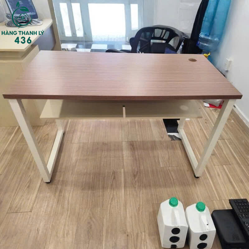 Bàn Văn Phòng Gỗ Cũ 1M2x60CMx75CM Mặt Vân Nâu Hiện Đại ban-van-phong-go-cu-1m2x60cmx75cm-mat-van-nau-hien-dai-2 Bàn Văn Phòng Gỗ Cũ 1M2x60CMx75CM Mặt Vân Nâu Hiện Đại