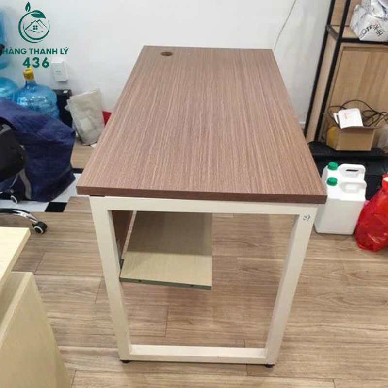 Bàn Văn Phòng Gỗ Cũ 1M2x60CMx75CM Mặt Vân Nâu Hiện Đại ban-van-phong-go-cu-1m2x60cmx75cm-mat-van-nau-hien-dai-3 Bàn Văn Phòng Gỗ Cũ 1M2x60CMx75CM Mặt Vân Nâu Hiện Đại