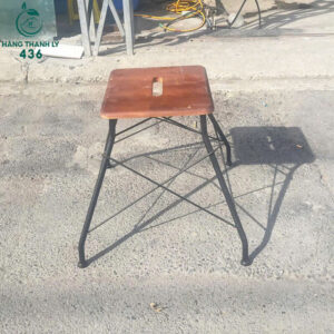 bo-ban-ghe-cafe-cu-mat-gach-bong-trang-tri