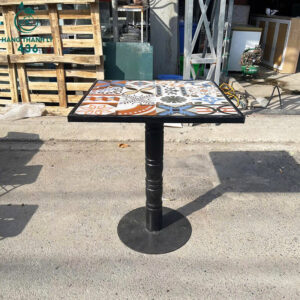 bo-ban-ghe-cafe-cu-mat-gach-bong-trang-tri