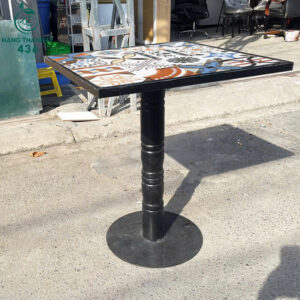 bo-ban-ghe-cafe-cu-mat-gach-bong-trang-tri