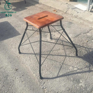 bo-ban-ghe-cafe-cu-mat-gach-bong-trang-tri