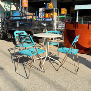 bo-ban-ghe-cafe-gap-cu-mau-xanh-nhe-gon