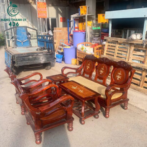 bo-ban-ghe-go-cu-cham-khac-hoa-van-sang-trong