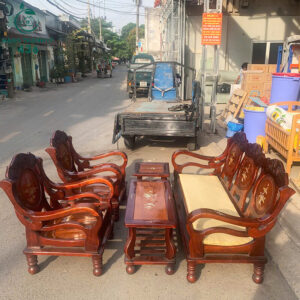 bo-ban-ghe-go-cu-cham-khac-hoa-van-sang-trong