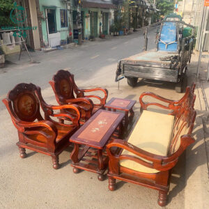 bo-ban-ghe-go-cu-cham-khac-hoa-van-sang-trong