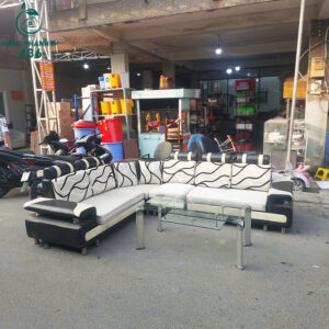 bo-sofa-goc-cu-gia-dinh-tong-trang-den