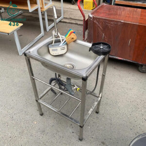 chau-rua-inox-1-hoc-co-chan-cu-dung-ben