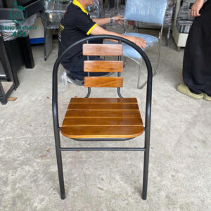 ghe-cafe-tim-nhung-khung-sat-ma-vang-moi-99