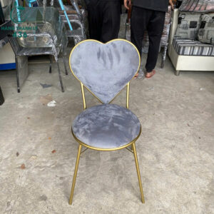 ghe-cafe-tim-nhung-khung-sat-ma-vang-moi-99