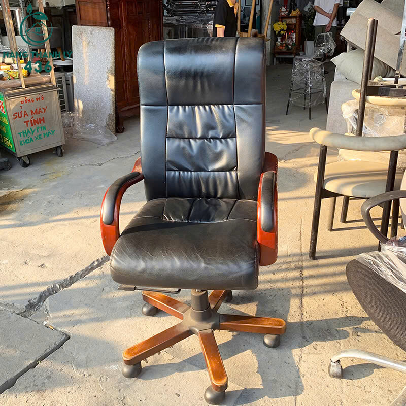 Ghế Giám Đốc Da Cũ Chân Gỗ Cao Cấp ghe-giam-doc-da-cu-chan-go-cao-cap-2 Ghế Giám Đốc Da Cũ Chân Gỗ Cao Cấp