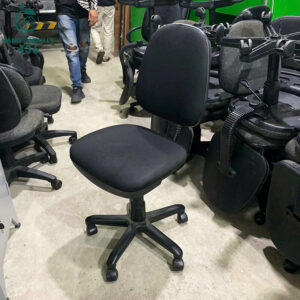 ghe-lam-viec-cu-chan-xoay-co-banh-xe