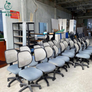 ghe-ngoi-cong-so-lung-luoi-cu