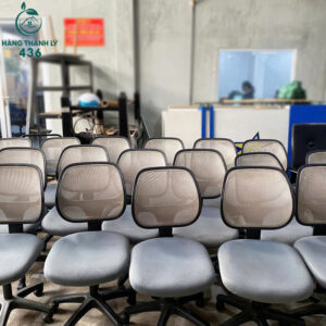 ghe-ngoi-cong-so-lung-luoi-cu