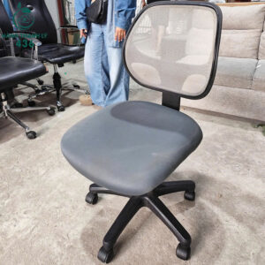 ghe-ngoi-cong-so-lung-luoi-cu