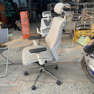 ghe-xoay-van-phong-cu-luoi-lung-cao-co-gac-dau