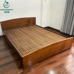 giuong-go-tu-nhien-cu-khung-chac-chan