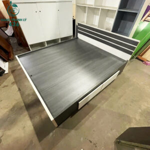 giuong-ngu-cu-1m8x2m-hien-dai-phoi-mau-trang-xam