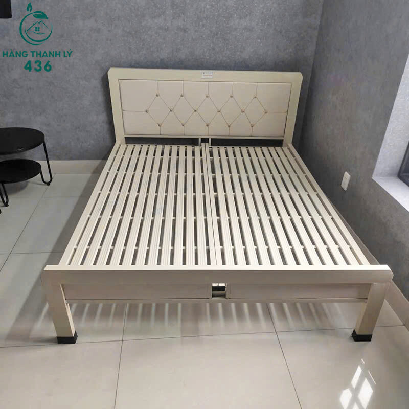 Giường Ngủ Sắt Sơn Trắng Cũ Phong Cách Nhẹ Nhàng giuong-ngu-sat-son-trang-cu-phong-cach-nhe-nhang Giường Ngủ Sắt Sơn Trắng Cũ Phong Cách Nhẹ Nhàng