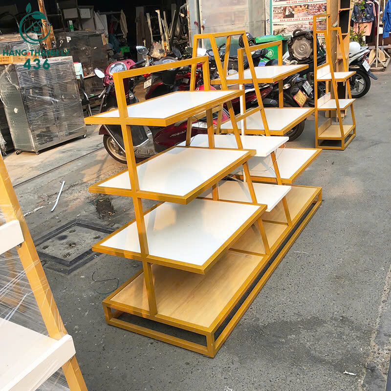 Kệ Cửa Hàng Cũ 1M85x60CMx1M3 Màu Trắng Viền Vàng ke-cua-hang-cu-1m85x60cmx1m3-mau-trang-vien-vang-thanh-ly-1 Kệ Cửa Hàng Cũ 1M85x60CMx1M3 Màu Trắng Viền Vàng