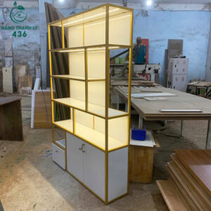 ke-trung-bay-1m2x1m8x30cm-khung-sat-son-vang-sang-trong