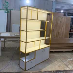 ke-trung-bay-1m2x1m8x30cm-khung-sat-son-vang-sang-trong