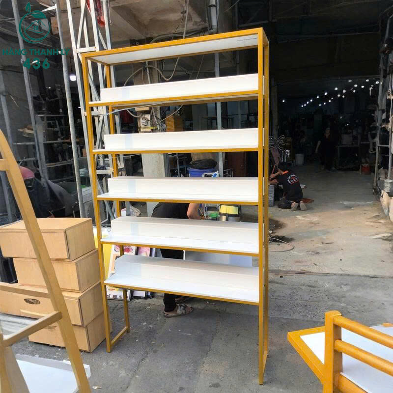 Kệ Trưng Bày Cũ 1M2x30CMx2M2 Khung Sắt Vàng Mặt Gỗ ke-trung-bay-cu-khung-sat-vang-mat-go-1 Kệ Trưng Bày Cũ 1M2x30CMx2M2 Khung Sắt Vàng Mặt Gỗ