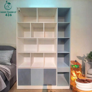 ke-trung-bay-cu-nhieu-ngan-mau-trang-xam-hien-dai