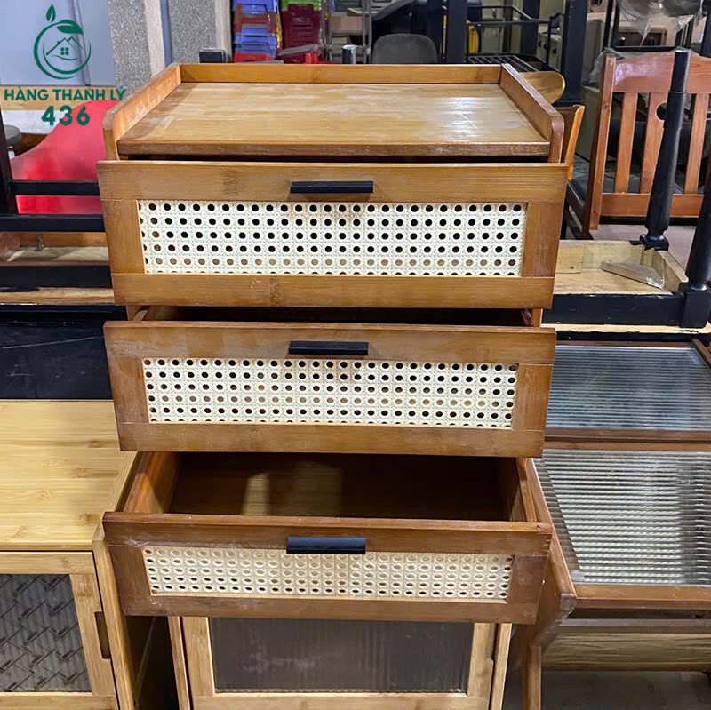 Tủ Gỗ 3 Ngăn Cũ Mặt Mây Đan Phong Cách Vintage tu-go-3-ngan-cu-mat-may-dan-phong-cach-vintage-2 Tủ Gỗ 3 Ngăn Cũ Mặt Mây Đan Phong Cách Vintage