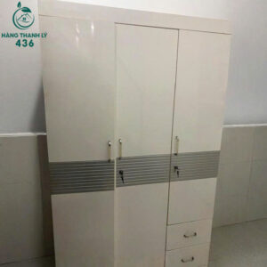 tu-quan-ao-canh-mo-mau-kem-thanh-lich