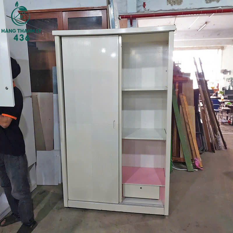Tủ Quần Áo Cửa Lùa Cũ Màu Trắng Gọn Gàng tu-quan-ao-cua-lua-cu-mau-trang-gon-gang-1 Tủ Quần Áo Cửa Lùa Cũ Màu Trắng Gọn Gàng