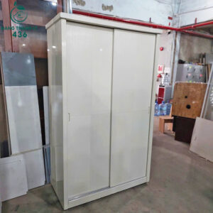 tu-quan-ao-cua-lua-cu-mau-trang-gon-gang