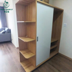 tu-quan-ao-go-cu-1m8x2m-cua-lua-kem-ke-trang-tri