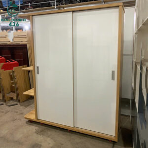 tu-quan-ao-go-cu-1m8x2m-cua-lua-kem-ke-trang-tri