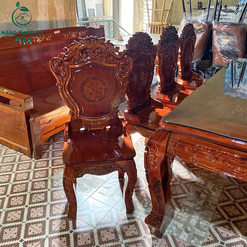 z7429641651321_cdfc5fe85fcdaa190bf51eff5b196964 ban-an-go-8-ghe-cham-khac-tinh-xao-moi-99