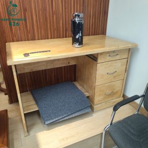 Bàn Làm Việc Gỗ Cao Su Cũ Có Hộc Kéo 1M2