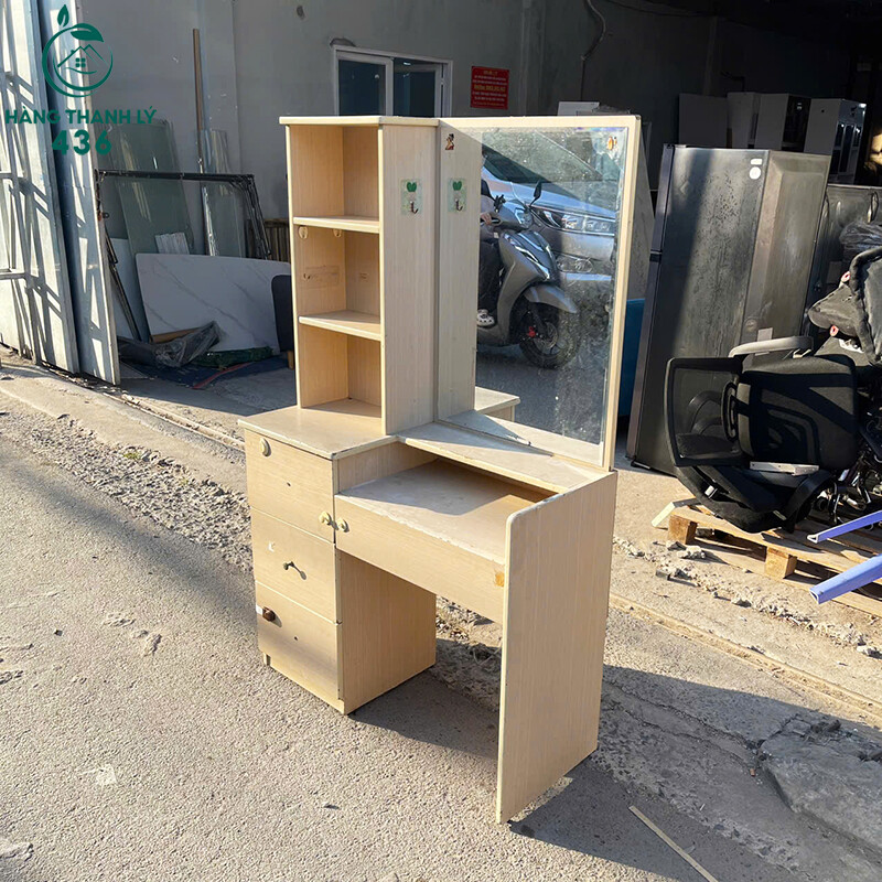 Bàn Trang Điểm Cũ Có Gương Soi Vuông ban-trang-diem-cu-co-guong-soi-vuong-2 Bàn Trang Điểm Cũ Có Gương Soi Vuông