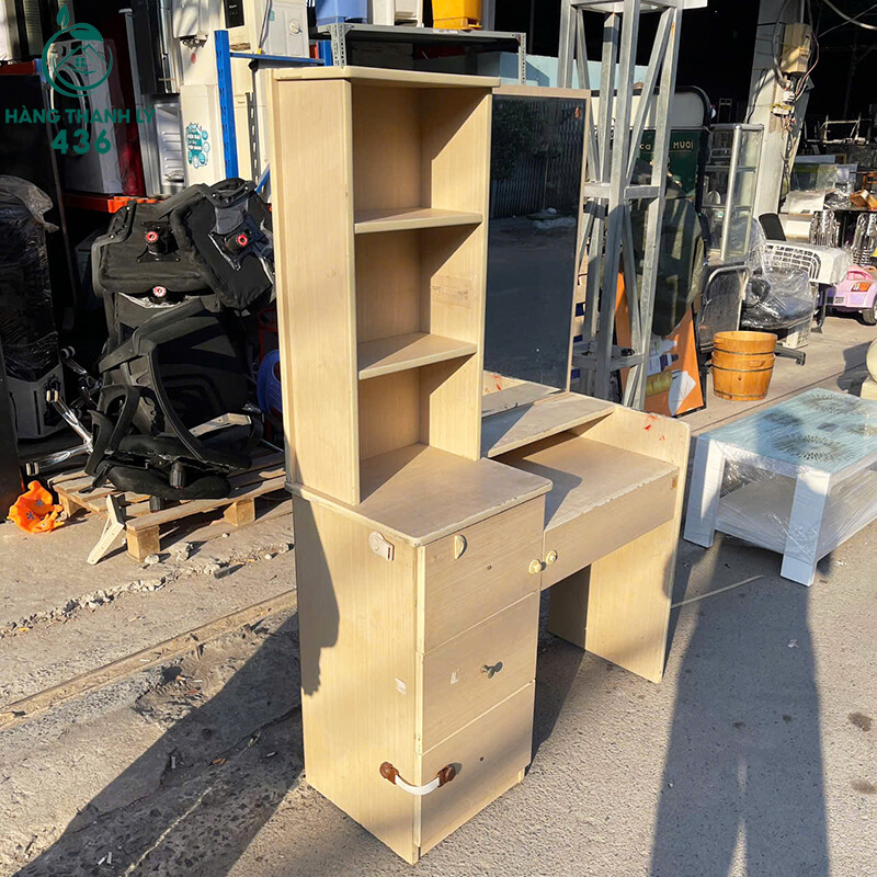 Bàn Trang Điểm Cũ Có Gương Soi Vuông ban-trang-diem-cu-co-guong-soi-vuong-3 Bàn Trang Điểm Cũ Có Gương Soi Vuông