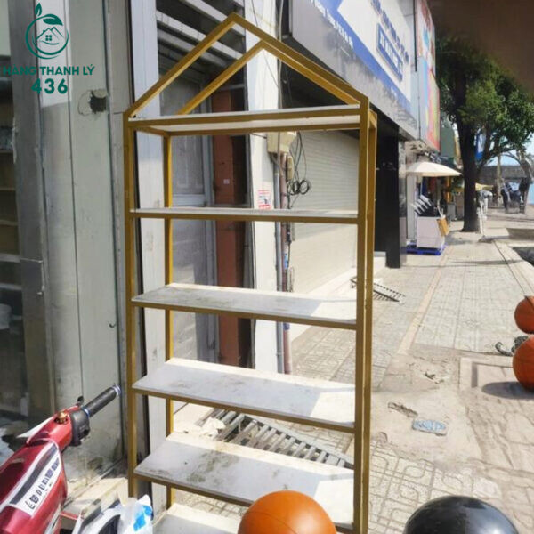 Kệ Shop Cũ Dạng Mái Nhà Mặt Gỗ Trắng Rộng Rãi ke-trung-bay-khung-sat-cu-dang-mai-nha-gon-dep-1-600x600-1 Kệ Shop Cũ Dạng Mái Nhà Mặt Gỗ Trắng Rộng Rãi