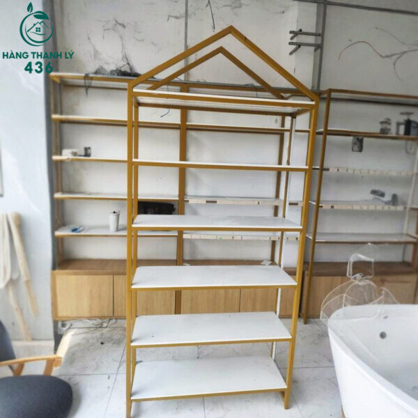 Kệ Shop Cũ Dạng Mái Nhà Mặt Gỗ Trắng Rộng Rãi ke-trung-bay-khung-sat-cu-dang-mai-nha-gon-dep-3-600x600-1 Kệ Shop Cũ Dạng Mái Nhà Mặt Gỗ Trắng Rộng Rãi